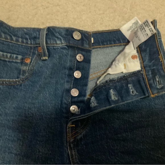 dark wash high rise multi button levi cutoffs - Picture 2 of 4